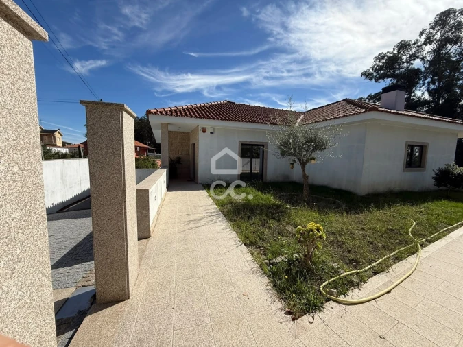 Moradia T3 para Venda em Airães Foto 68