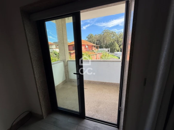 Moradia T3 para Venda em Airães Foto 12
