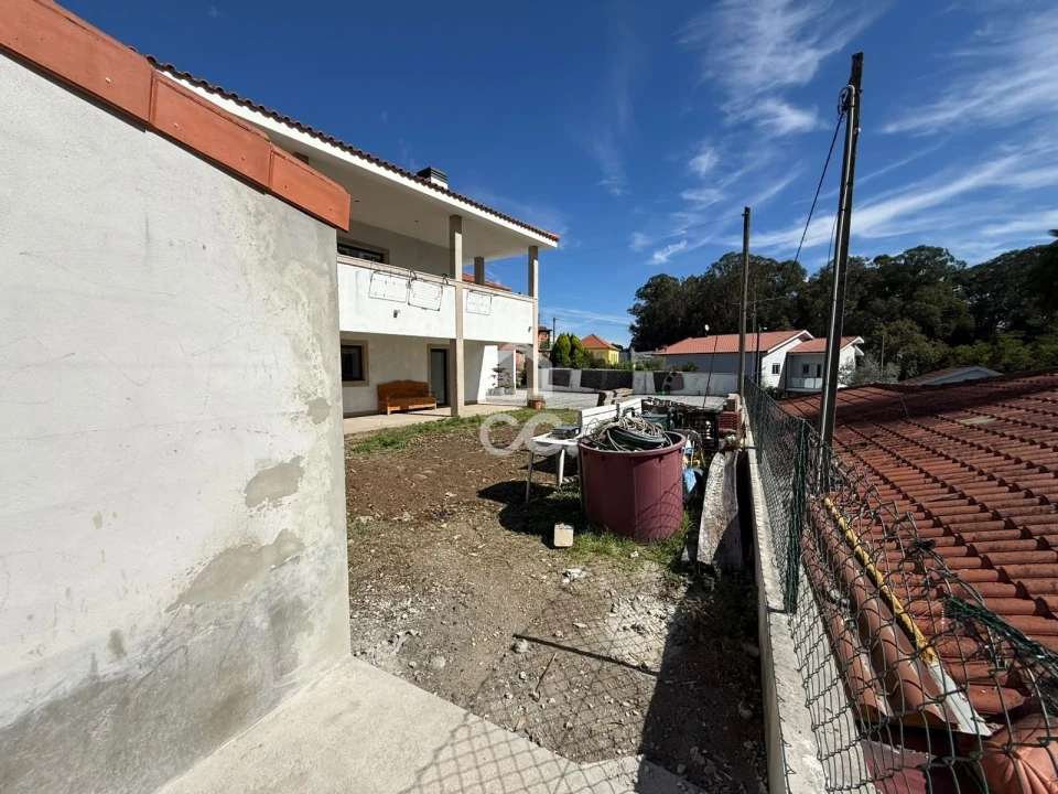 Moradia T3 para Venda em Airães Foto 33
