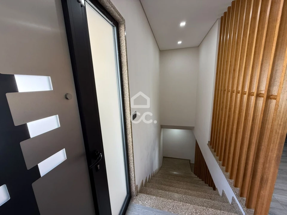 Moradia T3 para Venda em Airães Foto 17