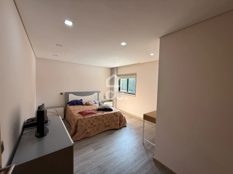 Moradia T3 para Venda em Airães Foto 38