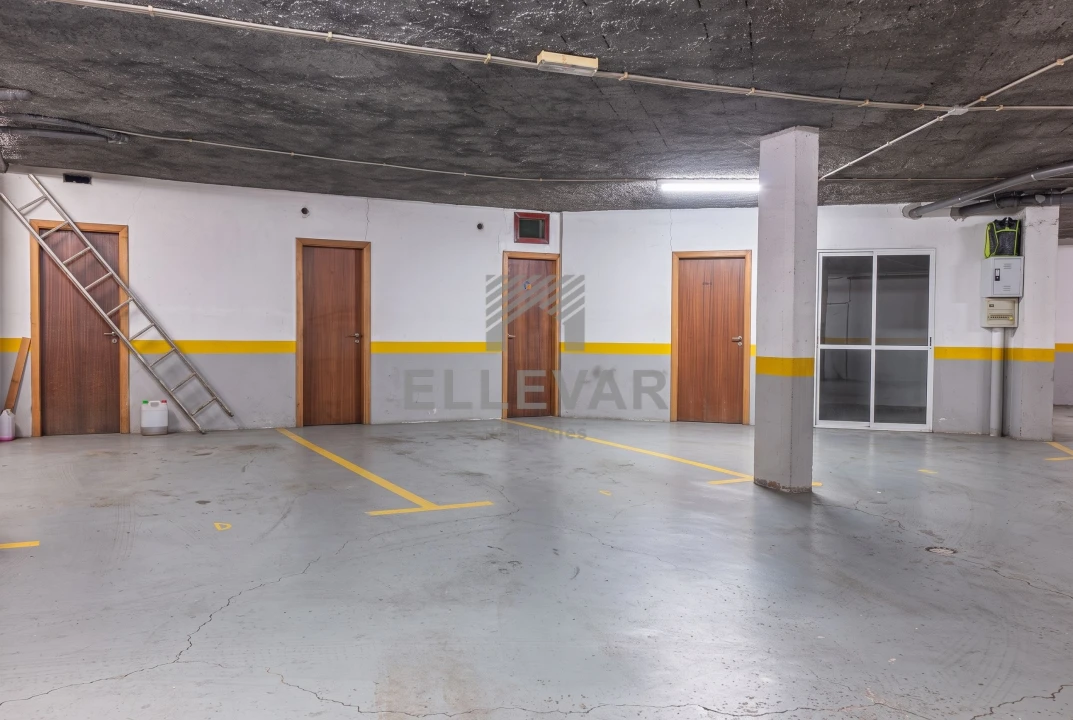 Apartamento T2 para Venda em Caniço Foto 7