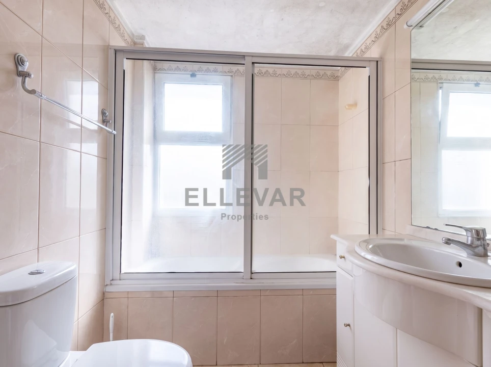 Apartamento T2 para Venda em Caniço Foto 30