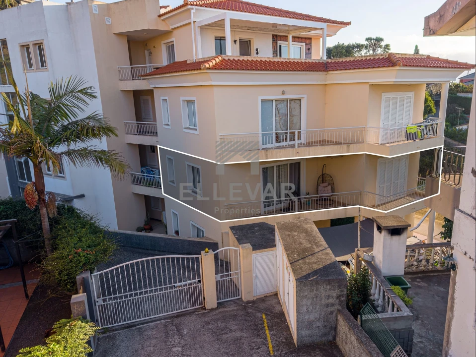 Apartamento T2 para Venda em Caniço Foto 4