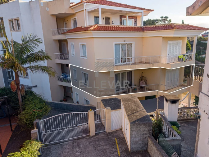 Apartamento T2 para Venda em Caniço Foto 4
