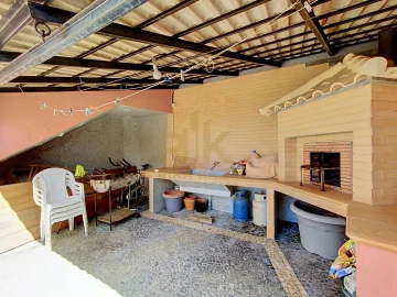 Moradia T4 para Venda em Santa Cruz