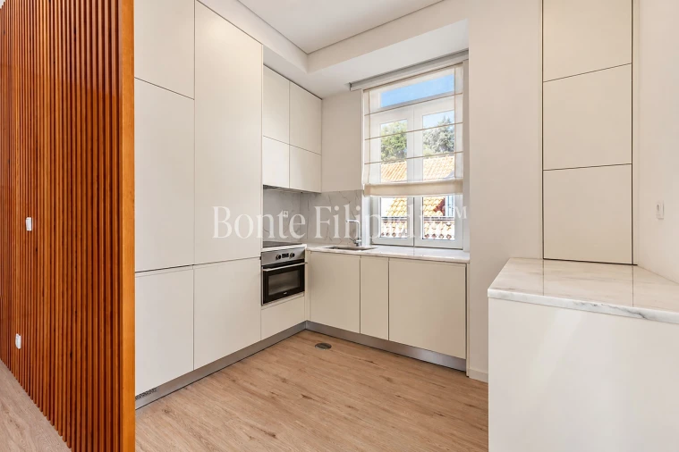 Apartamento T2 para Venda em Campolide Foto 10