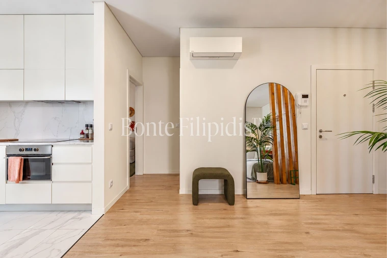 Apartamento T2 para Venda em Campolide Foto 17