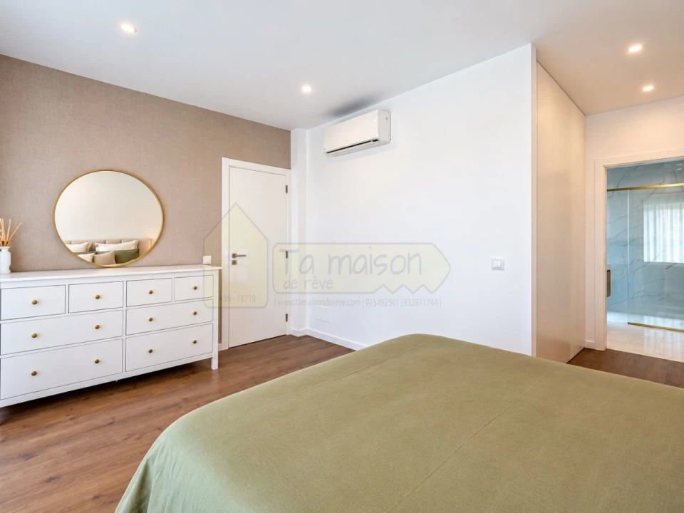 Moradia T4 para Venda em Montenegro Foto 11