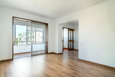 Apartamento T2 para Venda em Oeiras e São Julião da Barra, Paço de Arcos e Caxias
