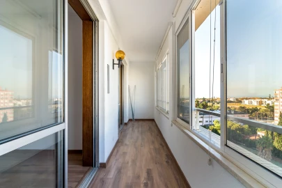 Apartamento T2 para Venda em Oeiras e São Julião da Barra, Paço de Arcos e Caxias