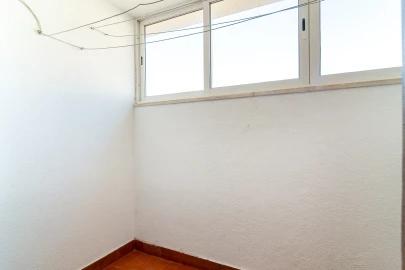 Apartamento T2 para Venda em Oeiras e São Julião da Barra, Paço de Arcos e Caxias
