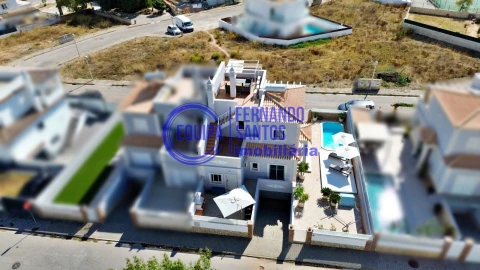 Moradia T3 para Venda em Armação de Pera