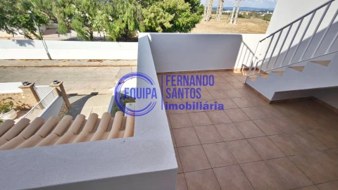 Moradia T3 para Venda em Armação de Pera