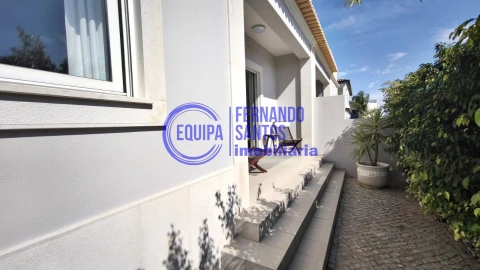 Moradia T3 para Venda em Armação de Pera