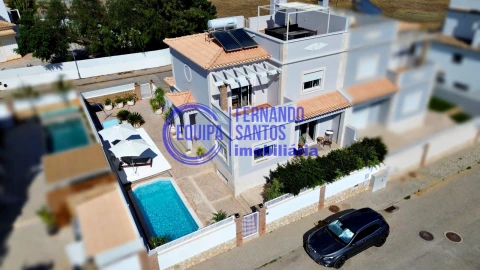 Moradia T3 para Venda em Armação de Pera
