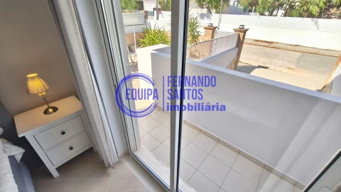 Moradia T3 para Venda em Armação de Pera
