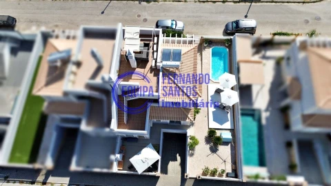 Moradia T3 para Venda em Armação de Pera