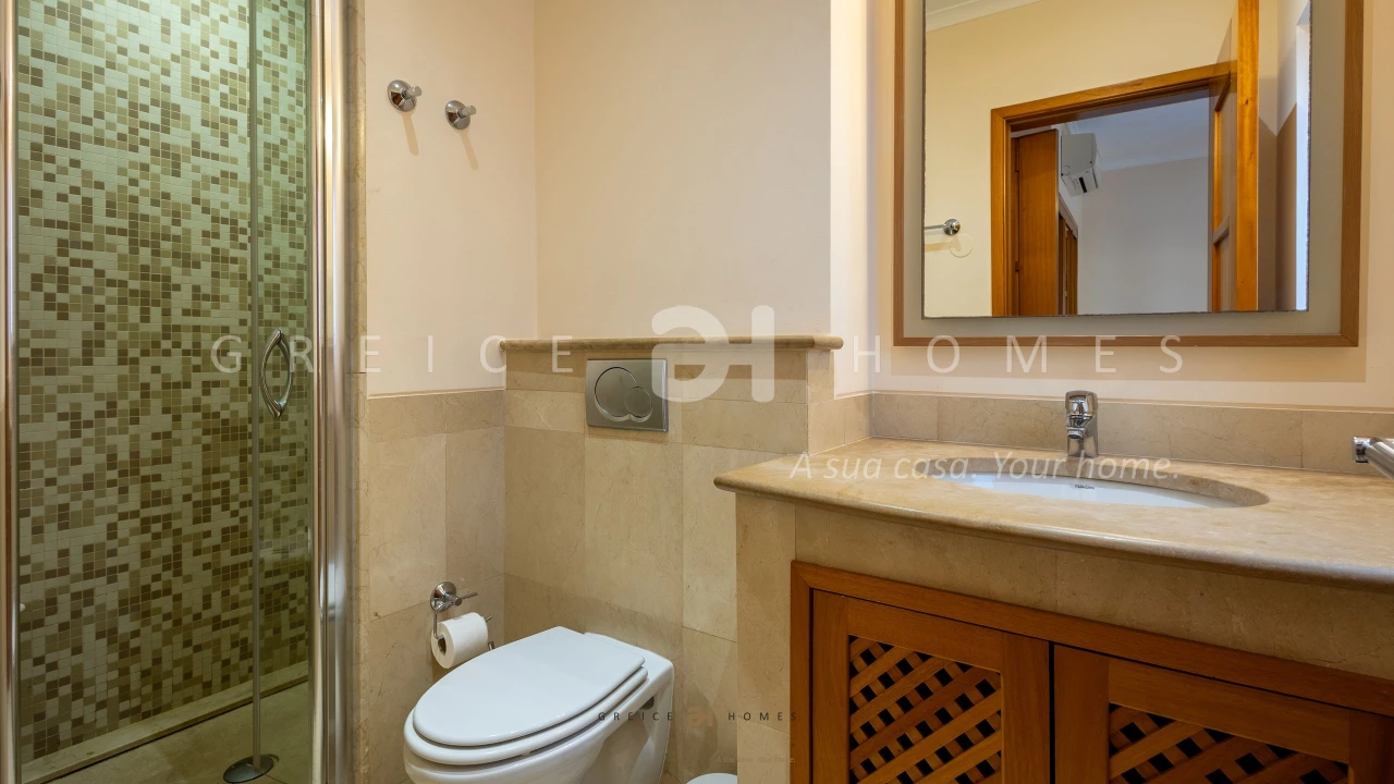 Apartamento T2 para Venda em Quarteira Foto 10
