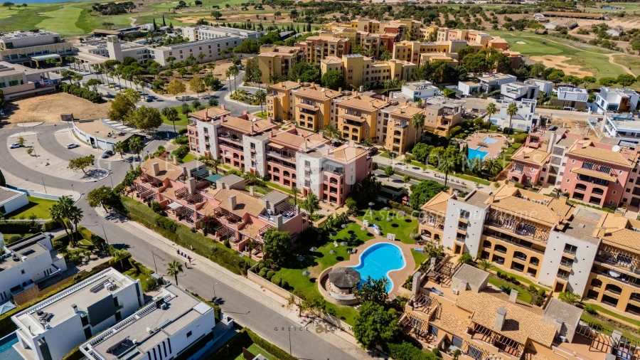 Apartamento T2 para Venda em Quarteira Foto 32