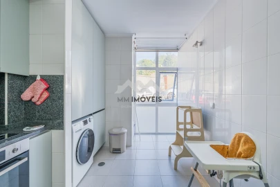 Apartamento T2 para Venda em Canelas