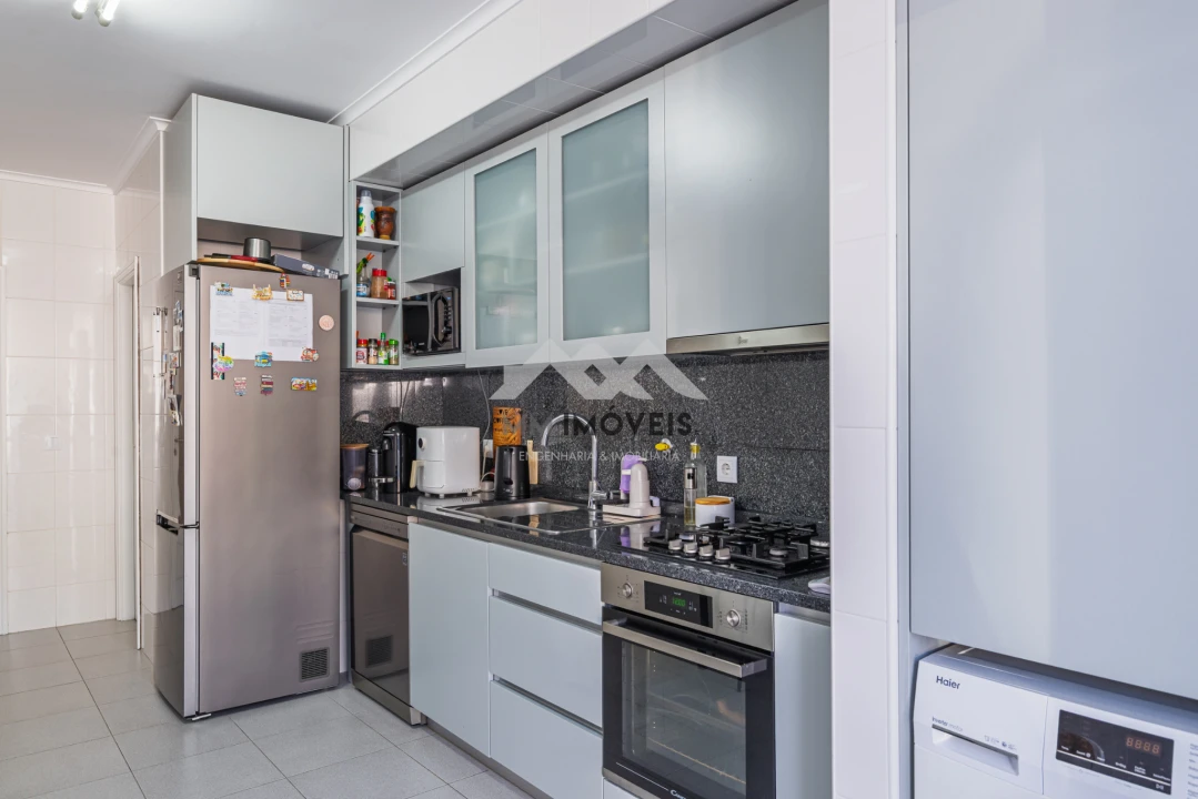 Apartamento T2 para Venda em Canelas Foto 18