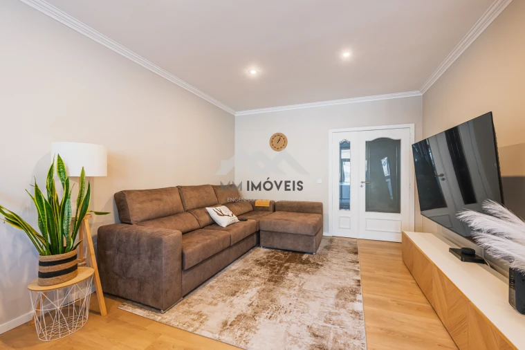 Apartamento T2 para Venda em Canelas Foto 3