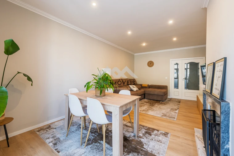 Apartamento T2 para Venda em Canelas Foto 2