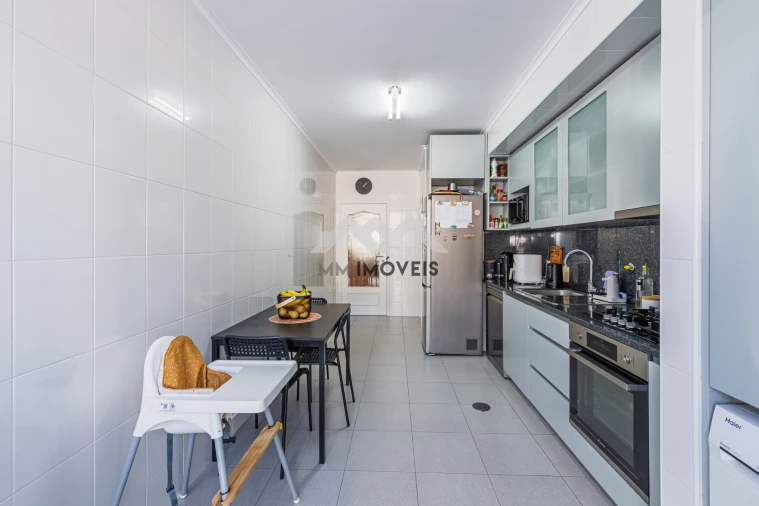 Apartamento T2 para Venda em Canelas Foto 8