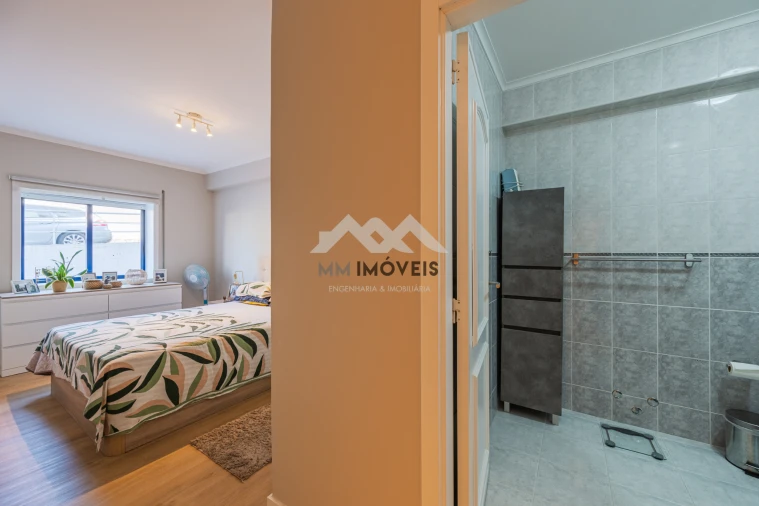 Apartamento T2 para Venda em Canelas Foto 11