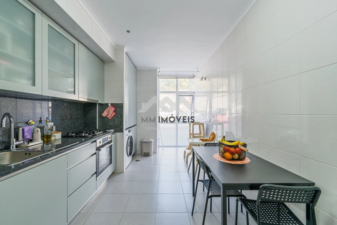Apartamento T2 para Venda em Canelas Foto 9