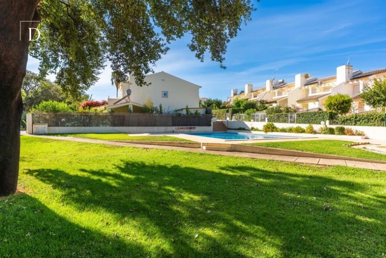 Moradia T3 para Venda em Albufeira e Olhos de Água Foto 13