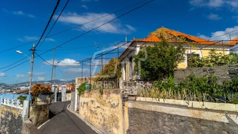 Moradia T1 para Venda em São Gonçalo
