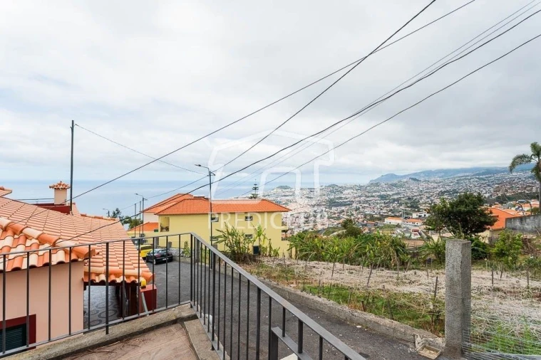 Moradia T3 para Venda em Funchal (Santa Maria Maior) Foto 42