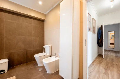 Apartamento T4 para Venda em Carnaxide e Queijas