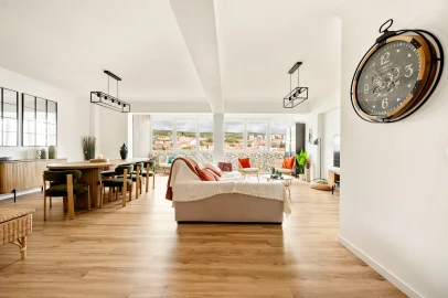 Apartamento T4 para Venda em Carnaxide e Queijas