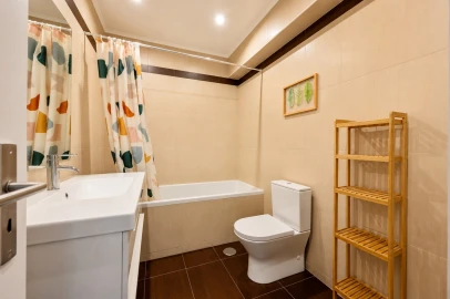 Apartamento T4 para Venda em Carnaxide e Queijas