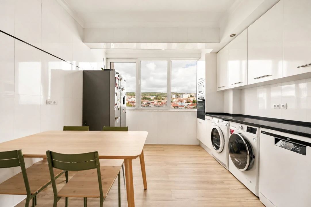 Apartamento T4 para Venda em Carnaxide e Queijas Foto 15