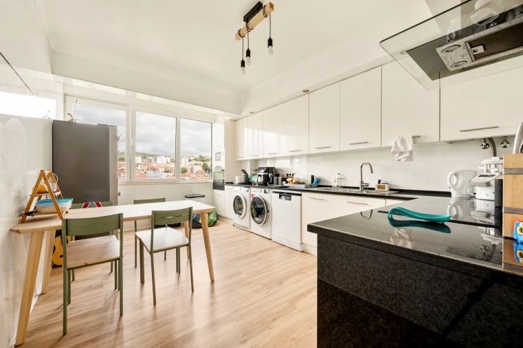 Apartamento T4 para Venda em Carnaxide e Queijas Foto 14