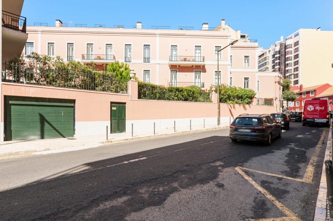 Apartamento T2 para Venda em Campolide Foto 43