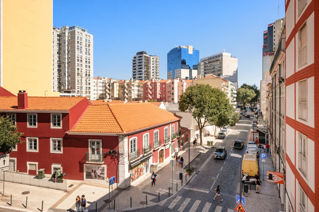 Apartamento T2 para Venda em Campolide Foto 3