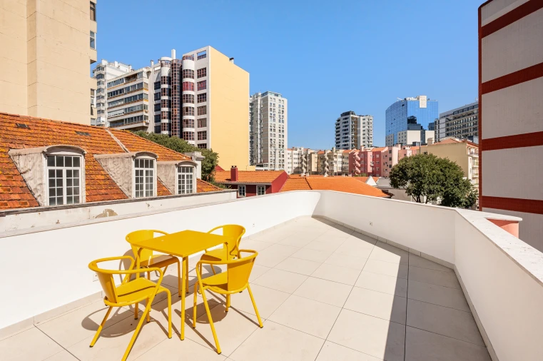 Apartamento T2 para Venda em Campolide Foto 2