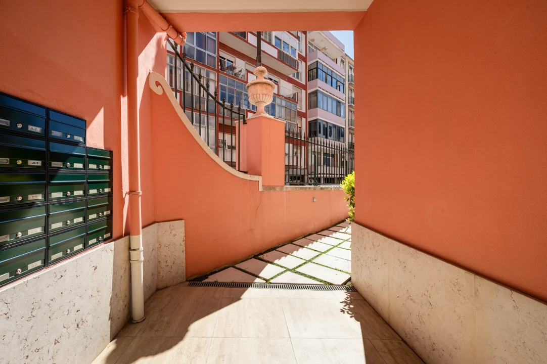 Apartamento T2 para Venda em Campolide Foto 38