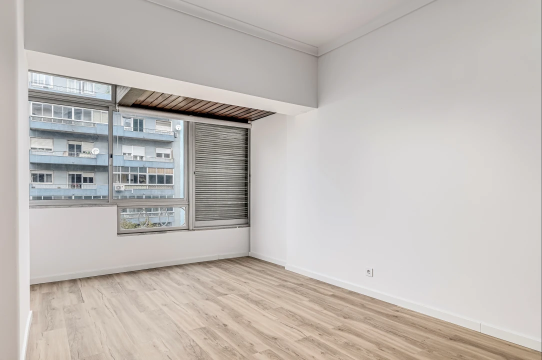 Apartamento T1 para Venda em Campolide Foto 3