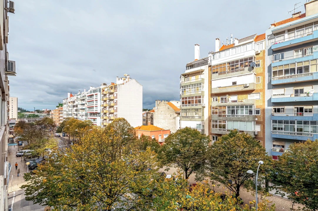 Apartamento T1 para Venda em Campolide Foto 18