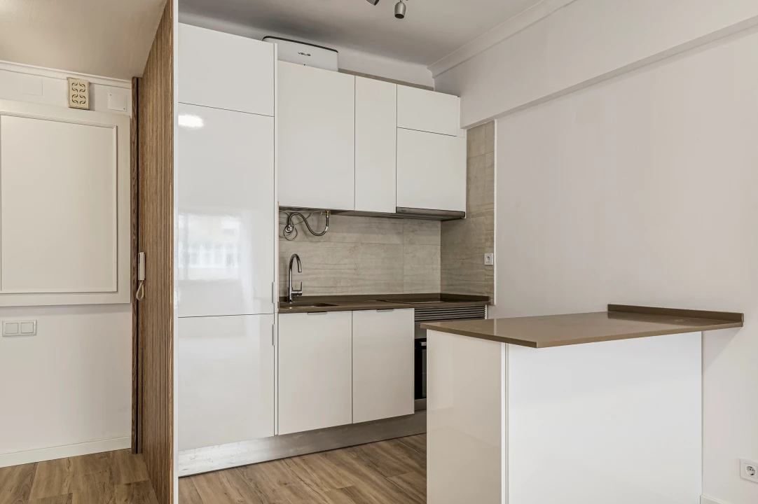 Apartamento T1 para Venda em Campolide Foto 5