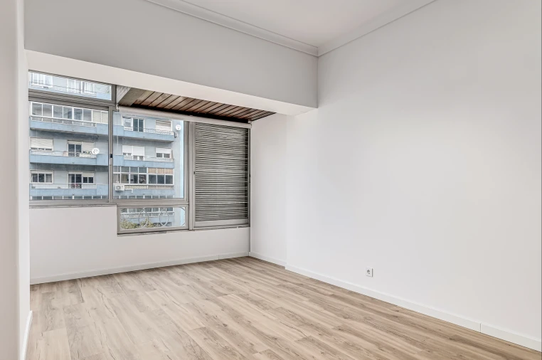 Apartamento T1 para Venda em Campolide Foto 3