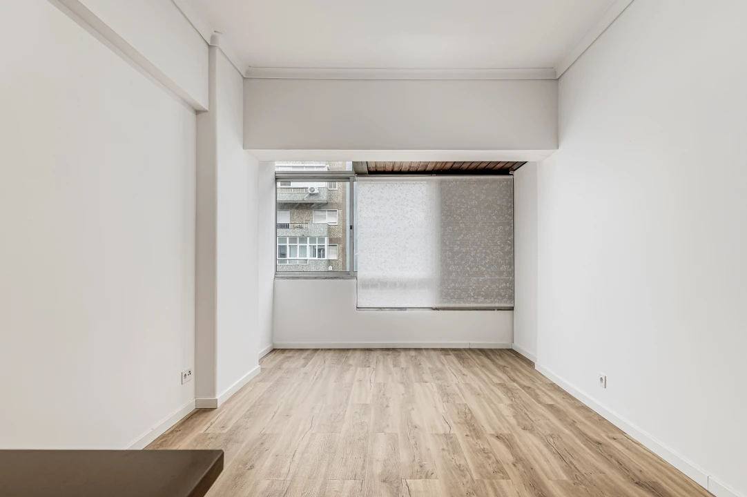 Apartamento T1 para Venda em Campolide Foto 2