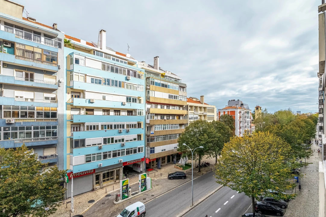Apartamento T1 para Venda em Campolide Foto 17