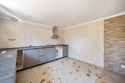 Moradia T4 para Venda em Agualva e Mira-Sintra